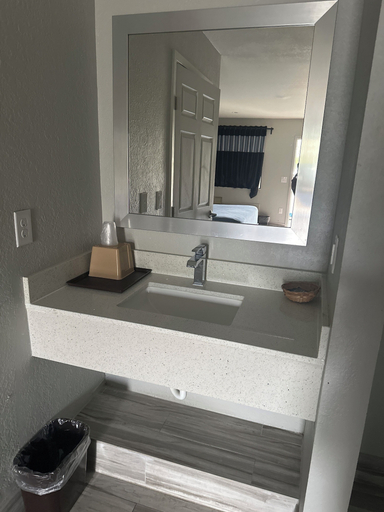 Bathroom 4, Blue Diamond Inn, Houston