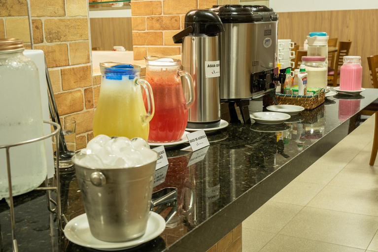 Food & Drinks 5, Hotel Aracas, Carolina