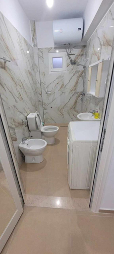 Bathroom 3, Vila Bali, Durrësit