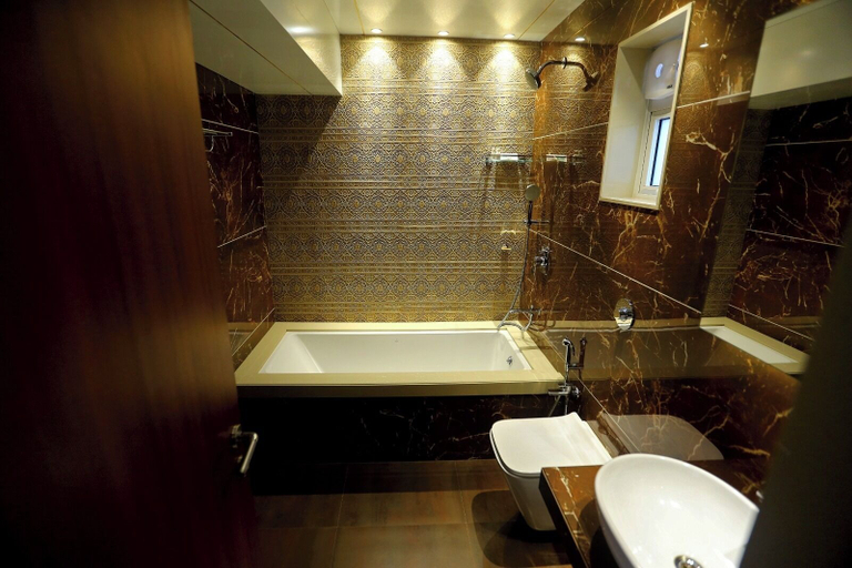 Bathroom 4, MAJESTIC SUITES BOUTIQUE HOTEL, Thane