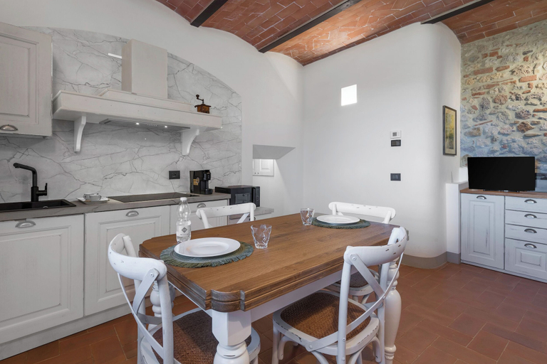 Others 5, Borgo Campassini, Monteriggioni, Siena