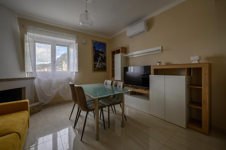 Others 5, B&B Miraville, Salerno