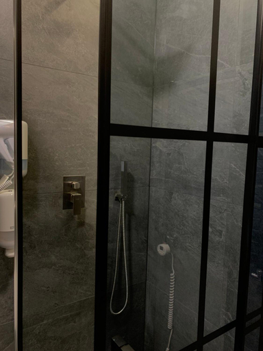 Bathroom 3, Arta City Hotel, Iavorivs'kyi