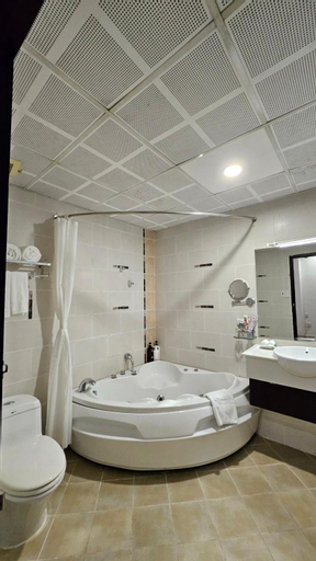 Bathroom 22