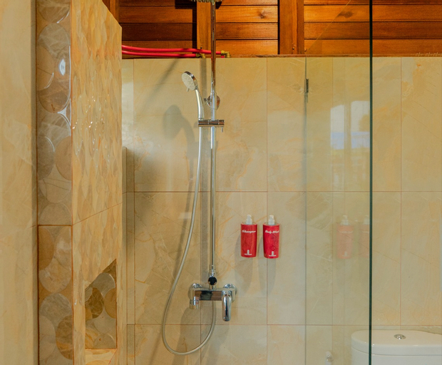 Bathroom 9