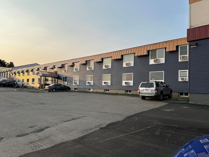 Exterior & Views 4, Presque Isle Hotel, Aroostook
