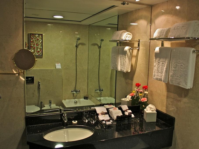 Bathroom, TRIANON ROYAL HOTEL, Abu Dhabi City