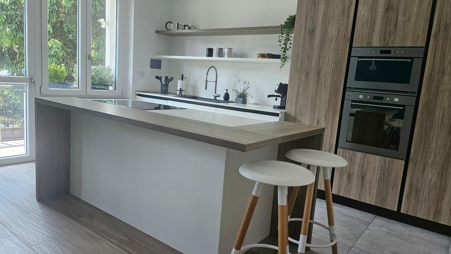 Facilities 3, Camera con cucina e piscina a un passo da Torino, Torino
