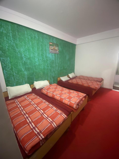Bedroom 1, Sadhu Sudha Ashram, Chamoli