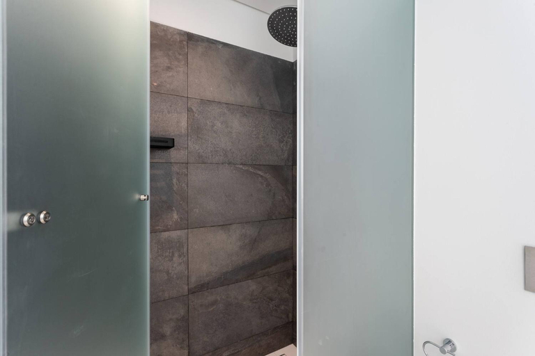 Bathroom 3, MY LX FLAT Stylish and Design Gem in Rossio, Lisbon