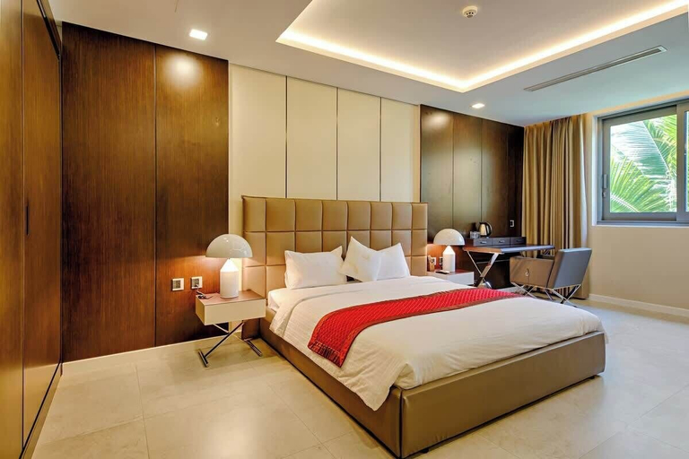 Bedroom 2, Luxe 6BR Beachfront Villa: Group Getaway Haven, Da Nang