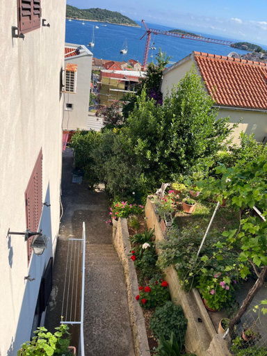 Others 4, Apartments Despotovic, Vis