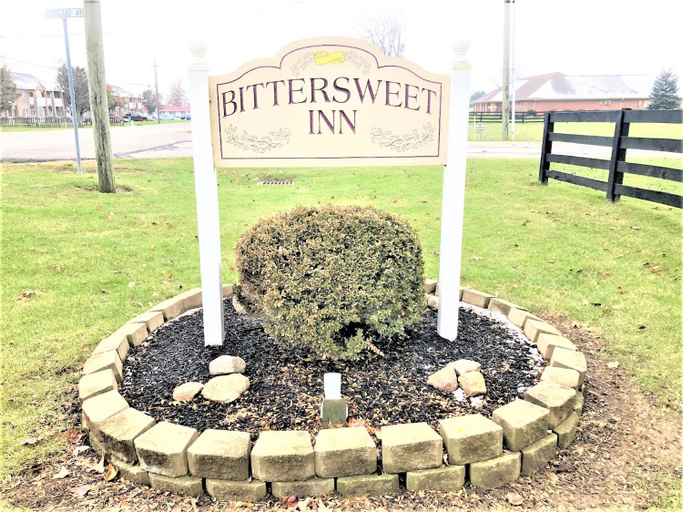 Others 4, Bittersweet Inn, Paulding