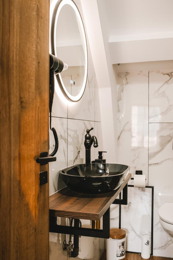 Bathroom 5, Normandy Etretat, Seine-Maritime