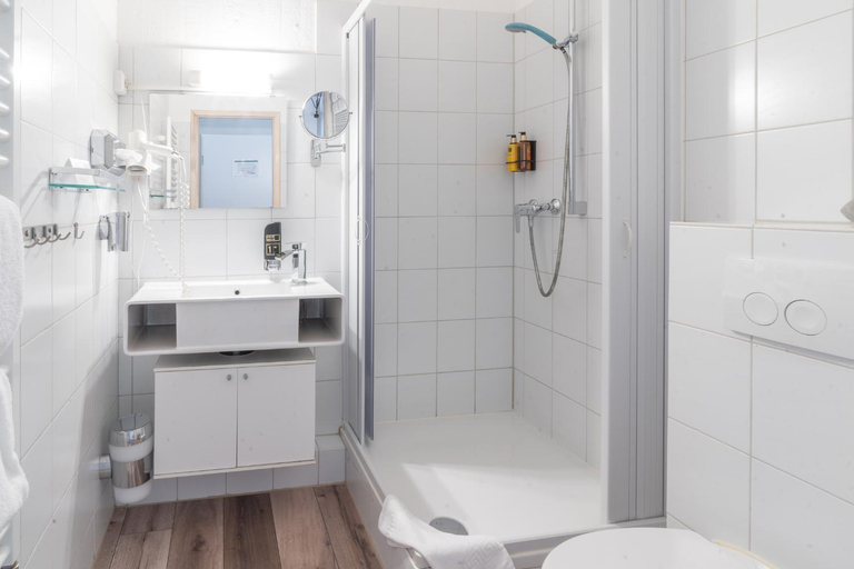 Bathroom 3, Aqua Hotel & Hostel, Konstanz