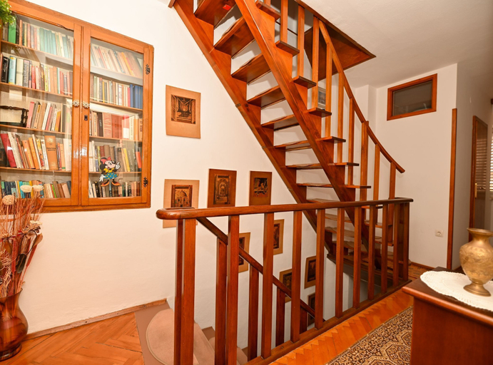 Others 4, Palace Andreis, Trogir