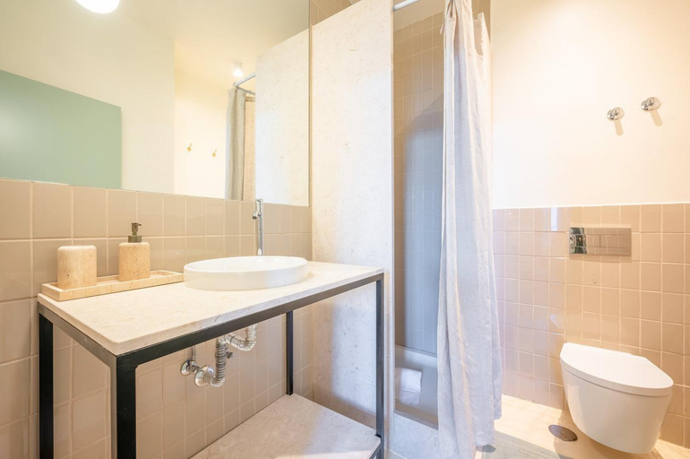 Bathroom 3, Casas do Tanoeiro by Lisbeyond - Porto Brandao, Almada