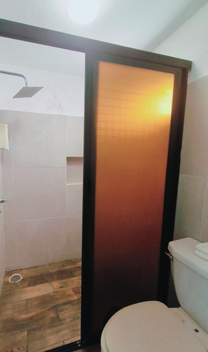 Bathroom 4, Hotel Don Luis, Valladolid