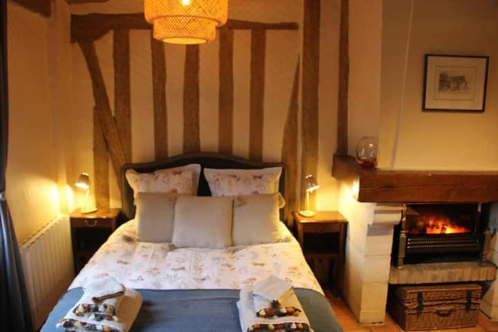 Bedroom 3, Studio Julianne place Sainte Catherine, Calvados