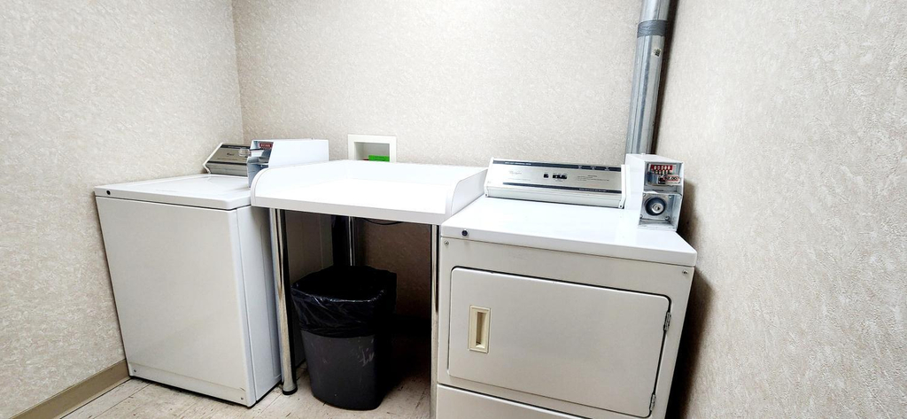 Others 3, Park Hill Inn & Suite, Division No. 8