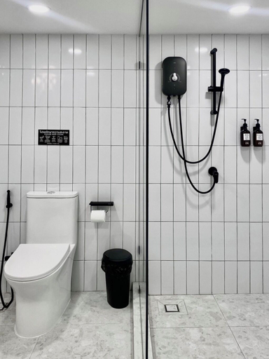 Bathroom 4, Dear Sunday Hometel Bangkok, Bang Rak