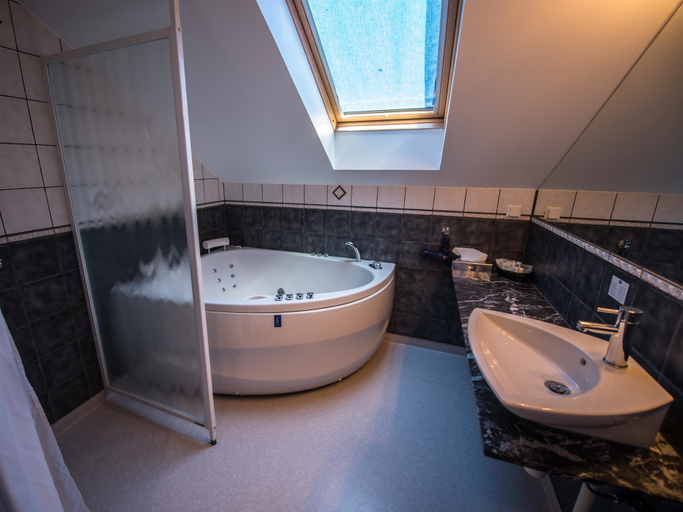 Bathroom 3, Hotell Linnéa - Helsingborg, Helsingborg