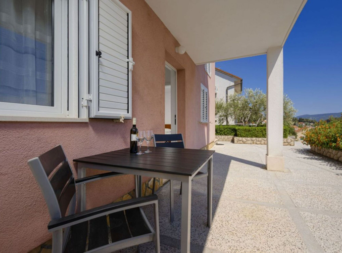 Others 5, Ena Apartments, Jelsa