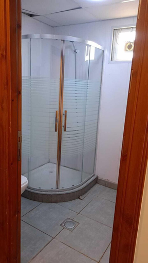Bathroom, Rum Pillars Camp, Quaira