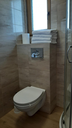Bathroom 3, DOMKI NAD LOWISKIEM, Giżycko