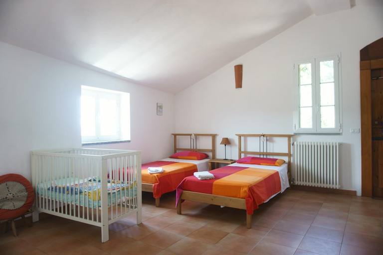 Bedroom 1, Farmhouse B&B Castagnola 64, Genova