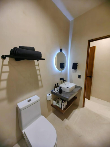 Bathroom 3, Koom, Cozumel