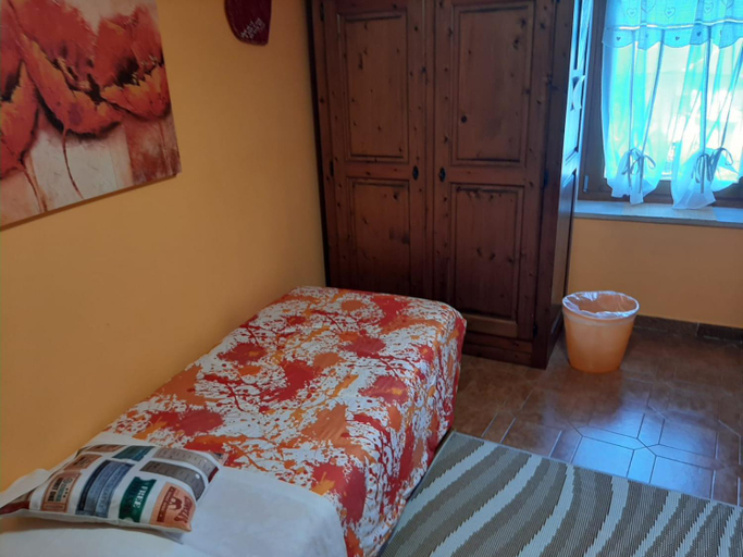 Bedroom 2, CA' VIRASOLELH, Cuneo