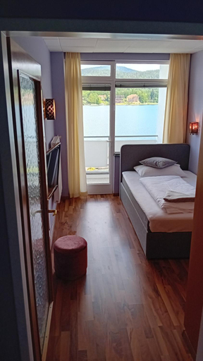 Bedroom 2, Tennis & Yacht Hotel Velden, Villach Land