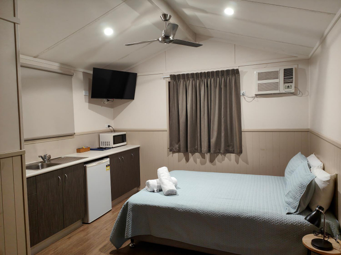 Others 3, Carmila Caravan Park & Cabins, Broadsound