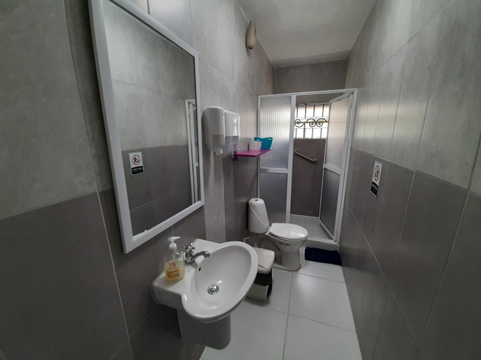 Bathroom 3, Noah boutique hostels Medellin, Medellín