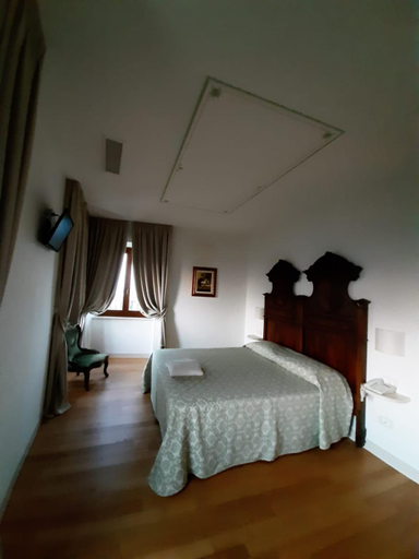 Bedroom 2, Palazzo Riccucci, Fermo