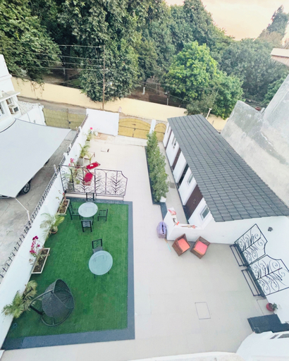 Others 5, Grand Villa, Amritsar