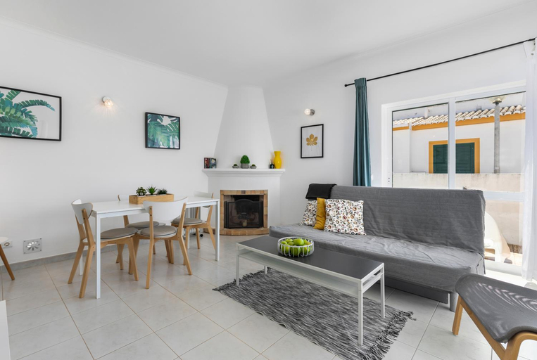 Others 3, Cozy and sunny villa just some steps from the sea, Lagos