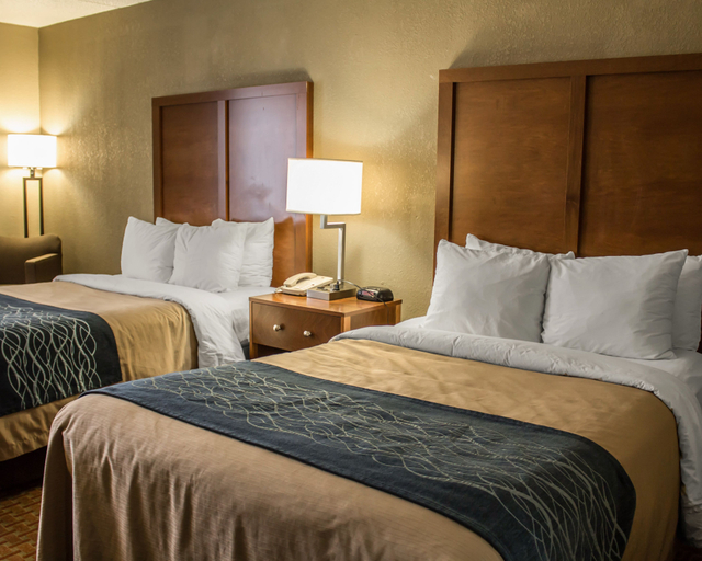 Bedroom 3, Quality Inn Akron South, Summit