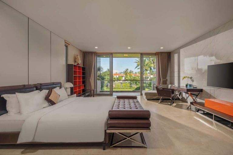 Bedroom 2, 8BR Beachfront Eden: Luxury Events & Getaways, Da Nang