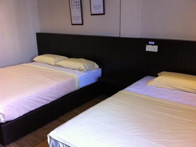Bedroom 4, Room V @ Jalan Jenang, Batu Pahat