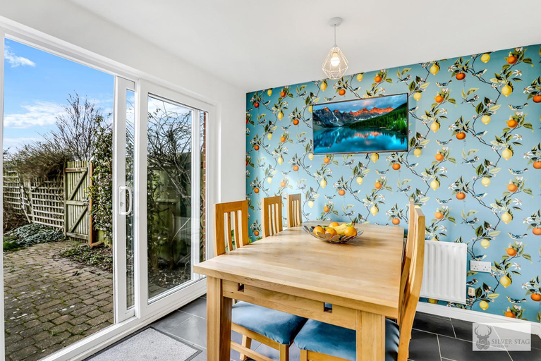 Others 3, Silver Stag Properties, Spacious 3 Story House, Leicestershire
