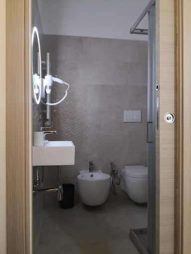 Others 5, B&B Aquavia, Lecce