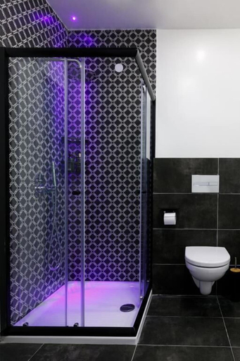 Bathroom 3, Luxury B by OTOTO, Central Macedonia