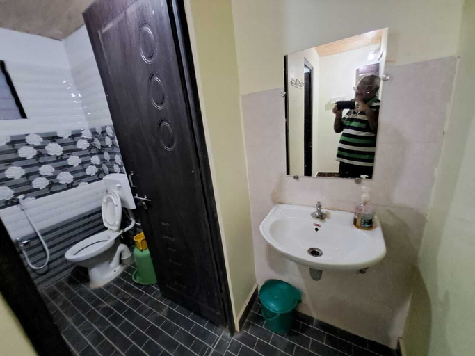Bathroom 3, Cheetah Farms Jungle Stay, Uttara Kannada