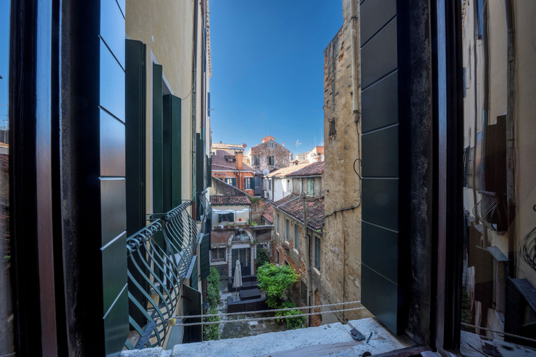 Others 5, Savoia & Jolanda Apartments, Venezia