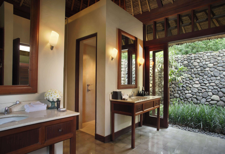 Bathroom 19