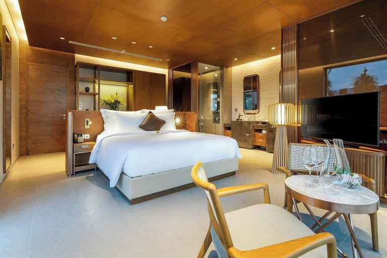 Bedroom 2, 5BR Luxury Villa: Elite Services & Privacy, Da Nang