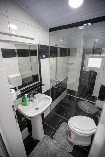 Bathroom 4, View Topia Apartments