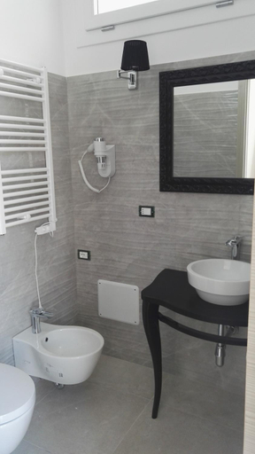 Bathroom 2, B&B Aquavia, Lecce